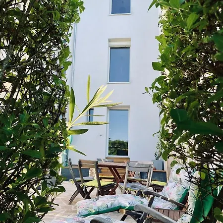 Le Numero 100 Maison d'hôtes 2*