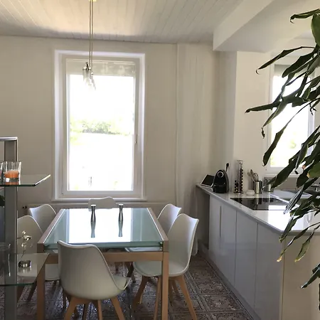 Le Numero 100 Pensionat 3*